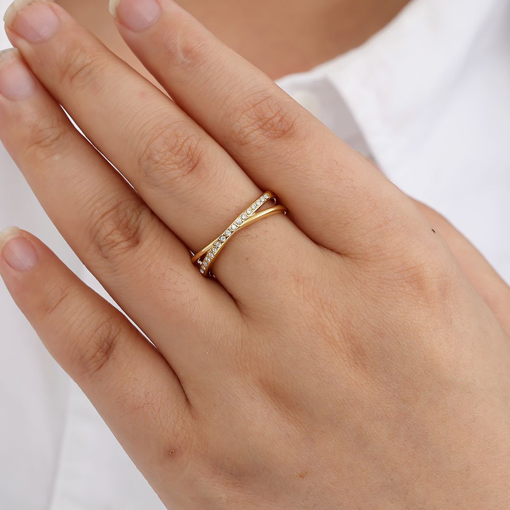 Anel Cruzado com Zircónias ajustável