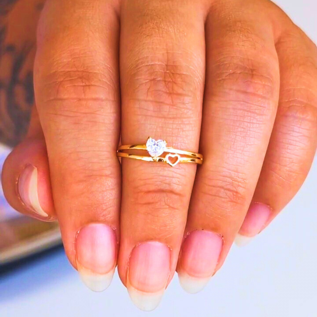 Anel Dourado Duplo Coração com Zircónia