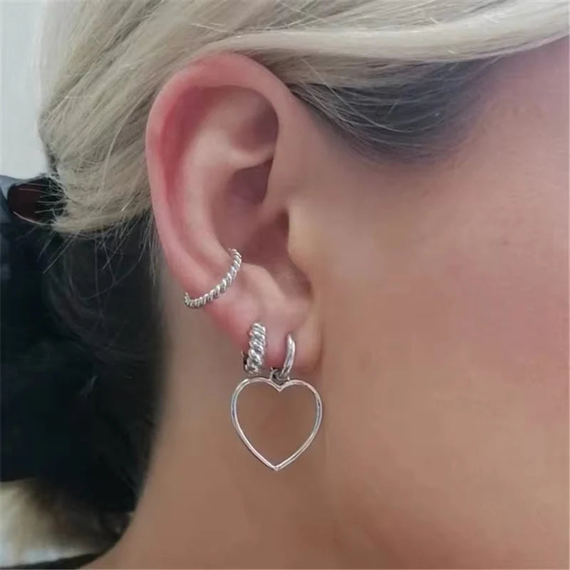 Brincos de Argola com Pendente de Coração em Prata