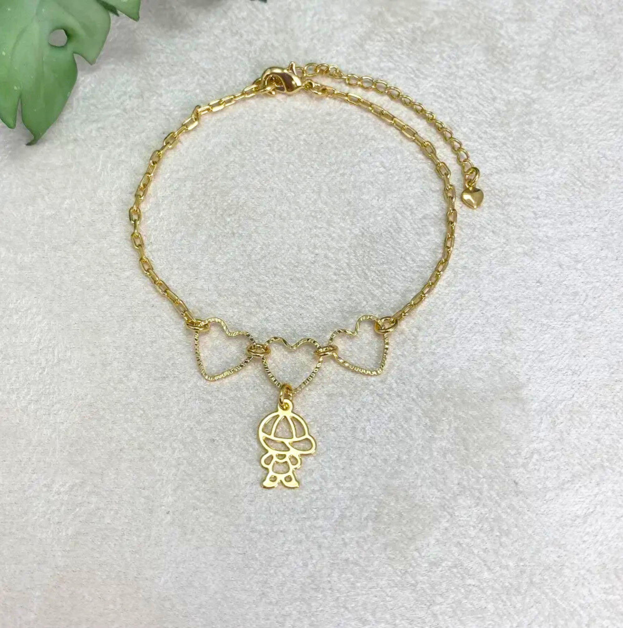 Pulseira com Corações Vazados com Menino